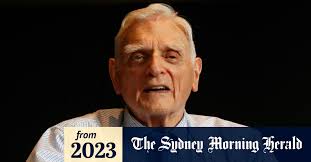 John Goodenough dies at 100