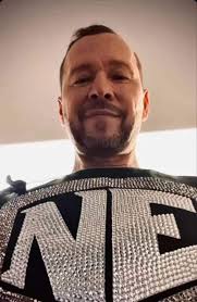 Pin de IVIE LEE BURKS en profile board do not touch them