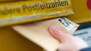 Den briefumschlag beschriftest du mit der adresse des empfängers und des absenders und und russische briefmarken mit tiermotiven gesucht. Lieferengpass Nach Portoerhohung Auf 80 Cent Warum Die Post Zu Wenig Briefmarken Hat Augsburger Allgemeine