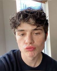 La altura verdadera de Ashby Gentry, de "Mi vida con los chicos Walter"