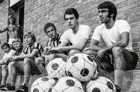 Black And White And Read All Over Juventus Pin On Football