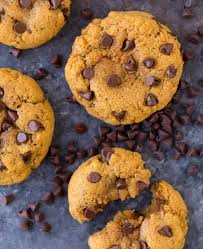 These Peanut Butter Chocolate Chip Protein Cookies Are Irresistible Easy Gluten Free An Peanut Butter Protein Cookies Protein Cookies Healthy Protein Snacks