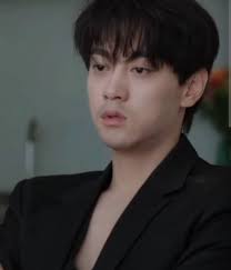 Although I truly feel sorry for this poor woman, I still laugh every time.  (And she takes it really well, considering.)😊