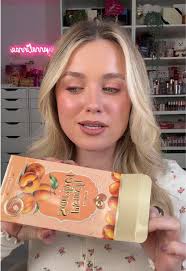 Replying to @Whitney Hearn it’s definitely giving peach ✨🍑