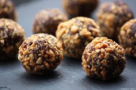 Truffes Au Chocolat Enrobees De Cacahuetes Piment D Espelette Et Fleur De Sel Truffes Au Chocolat Recette Truffe Chocolat Piment Espelette