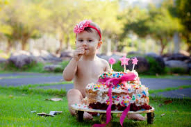 Resultado de imagem para bebês alegres