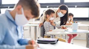 Emociona volver a las escuelas y ver a los niños, son los que les dan vida. Vacaciones Y Vuelta A Clases Presenciales Como Organizar Los Horarios De Los Chicos