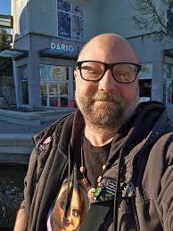 GOOD AFTERNOON MY LOVES! 🥰🥰🥰 "IT'S A BEAUTIFUL DAY IN THE NEIGHBORHOOD!  WON'T YOU BE MY NEIGHBOR?" 😁 I'm at Guilford Mall today, just had pizza n  got Stiches to sew my