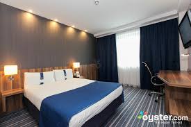 One full set of minibar drinks is included free in the room price, as well as unlimited tea and coffee. Holiday Inn Express Hamburg City Centre Business Center At The Holiday Inn Express Hamburg City Centre Oyster Com Hotel Photos