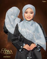 Ibu-ibu dah boleh cari tudung bertemakan Merdeka untuk anak-anak. Boleh  pakai untuk sambutan Hari Kemerdekaaan di sekolah nanti. Cikgu-cikgu yang  nak pakai sedondon pun boleh je. Try la bawal dari Kekaboo, insyaAllah