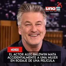 😱Con una pistola de utilería ▫La víctima fatal es Halyna Hutchins (42), la  directora de fotografía de la película. Los disparos también hirieron de  gravedad al director del filme, Joel Souza (48),