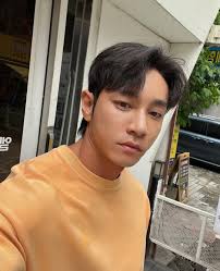 Hi, I am an Arab girl and I want to learn Korean، Is there anyone who wants  to help me, and I will help him learn the Arabic language if he wants