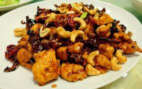 E confesso che quando nessuno mi vedeva, anche quando lo prendevo in vaschette dal ristorante cinese, affogavo il riso con il sughetto e il pollo stesso. Pollo Kung Pao Kung Food