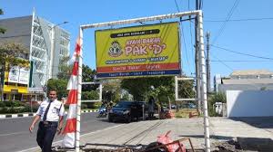 Show more posts from ayambakarpakd. Ayam Bakar Pak D Murah Dan Menggoyang Lidah Gotravelly