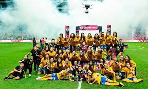 Katty killer martínez es la máxima goleadora en la historia de tigres femenil, sin embargo, las lesiones hicieron que se perdiera varias fechas del torneo que acaba de terminar.regresó para la liguilla, pero no fue titular. Tigres Femenil Repite La Historia Y Son Campeonas