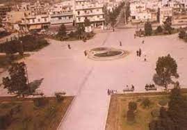 Συντονισμένη επιχείρηση καθαρισμού της πλατείας αγίου γεωργίου, στην κυψέλη, και των γύρω δρόμων έγινε τα ξημερώματα από τα συνεργεία του δήμου αθηναίων προκειμένου να απομακρύνουν τα σκουπίδια που άφησαν πίσω τους, όσοι συγκεντρώθηκαν το βράδυ της παρασκευής. Korydallos Istoria Toy Korydalloy