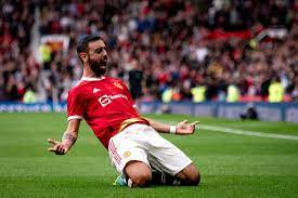 Latest on manchester united midfielder bruno fernandes including news, stats, videos, highlights and more on espn Bruno Fernandes Nets Stunning Free Kick As Manchester United Blitz Everton With Three Goals In One Half In Front Of Delighted Old Trafford Crowd