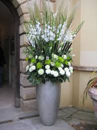 Pin By Betty Walton On White Weddings Pinterest Large Flower Arrangements Floral Arrangements Diy Flower Arrangements Diy