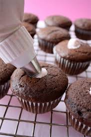 Beat cake mix, oil, buttermilk, eggs and dry pudding mix with electric mixer until fully combined. Pin On Best Of Pinterest