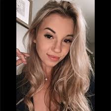 Linda Gawel's Instagram, Twitter & Facebook