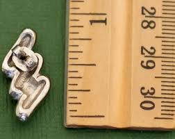 Vintage Boho Wavy Silver Tone Stud Earrings by Avon K18