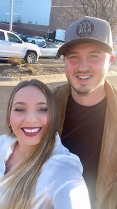 Never knew I was so much of a Blake Shelton fan. Turns out I know every  song! Such a fun night with friends! 🖤