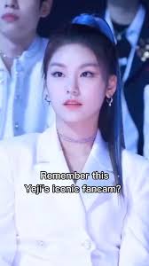 Gulat siya eh😭😭. #fyp #yeji #hyunjin #jisung #lia #fancam #itzy #str...