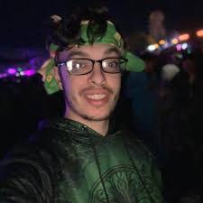 Jordan Jewett's Instagram, Twitter & Facebook