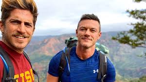 Check out full gallery with 1154 pictures of luke evans. Luke Evans Bestatigt Neue Liebe Mit Parchenvideo Im Netz Promiflash De
