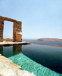 Piscina A Sfioro Che Confina Col Mare Dalani It Case Di Campagna Moderne Luoghi Luoghi Di Vacanza