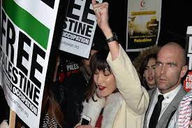 Supermodel bella hadid has been doing her bid to highlight the ongoing atrocities by israel's defence forces (idf) in palestine. Bella Hadid Ich Stehe Zu Palastina