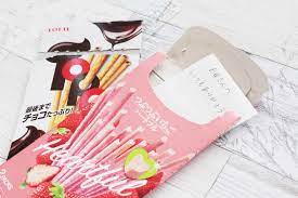ポッキーの箱がぺっちゃんこ あっと驚くお菓子な封筒で思わず笑顔 macaroni かわいい封筒 封筒 お菓子