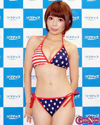 吉田ユウ 胸だけじゃなくお尻も見て！ - GirlsNews