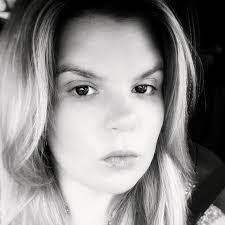 Linda Balcom's Instagram, Twitter & Facebook