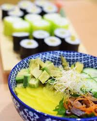Apres Le Sport C Est Poke Bowl De Chez Namazu Sushi Devant Le Replay De Top Chef Une Belle Decouverte Pour Ceux Qui Sont Encore A L Food Fruit Restaurant