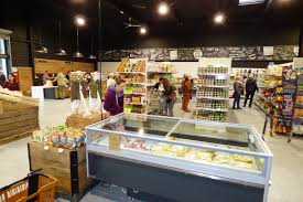 Les fonctions support et la centrale d'achat sont basées à mélesse. Cherbourg L Enseigne Nous Anti Gaspi Ouvre Sa Premiere Epicerie En Normandie La Presse De La Manche