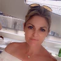 Becca Thomson's Instagram, Twitter & Facebook