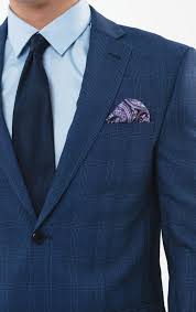 Der dreiteilige anzug in blau ist die klassische anzugfarbe für die meisten hochzeiten, der wenn die hochzeit am strand stattfinden soll oder sie den klassischen look aufgeben und etwas frischeres. Dobell Anzug Blau Kariert Dobell