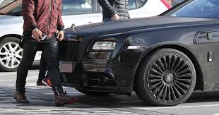 Marko arnautovic no deja indiferente a nadie. Memphis Snapped In Cheshire Parking His Rolls Royce Wraith And Wearing Leather Trousers Daily Star