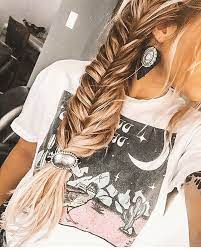 Western Life And Style On Instagram This Hair Gives Us Life Gorgeous Sagewoolsey To Be Featured Western Hairstyles Cowgirl Hair Western Hair Styles