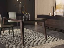 Serinin Tum Degerleriyle Bezedigimiz Konsolun Ve Yemek Masasinin Sert Ifadeli Bakislarini Keten Kumas Tonlari Ile Parlati Mobilya Fikirleri Mobilya Yemek Odasi