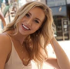 Faye Timmons's Instagram, Twitter & Facebook