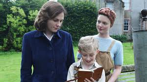 دانلود فیلم tell it to the bees 2018 - دانلود فيلم