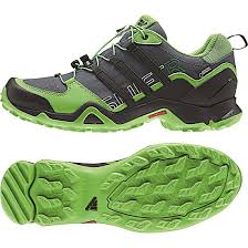 The shoe features material which enables it to provide a much higher level of flexibility than that provided by other shoes while also delivering a high level of traction. Adidas M Terrex Swift R Gtx Semi Solar Green Black Black Kollektion 2015 Versandkostenfrei Ab 60 Www Exxpozed De