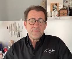 The gastronomic restaurant michel sarran in toulouse, france. Toulouse Le Chef Etoile Michel Sarran Propose Des Repas A Emporter Pendant Le Confinement Actu Toulouse