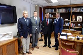 Έλληνας ποιητής, δοκιμιογράφος, μεταφραστής και διπλωμάτης. Giwrgos Karanikas Arxeia Parathrhths Ths 8rakhs Parathrhths Ths 8rakhs