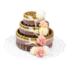 Anleitung Styropor Torte Mit Schokoriegeln Ideen Mit Herz Styropor Torte Valentinstag Basteln Kinder Sussigkeiten Geschenk