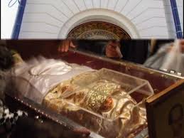 Sarmale și vin pentru pelerinii de la iași. Sfanta Cuvioasa Parascheva De La Iasi Youtube