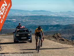 Félix Aranda y Victoria Bandera se coronan en la Subida al Veleta