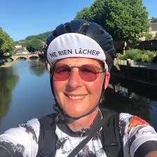 Carole à bicyclette